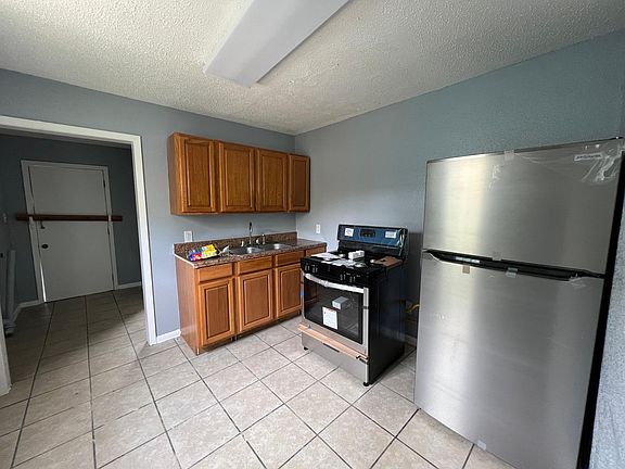 3rd image of 2523 Baronne St