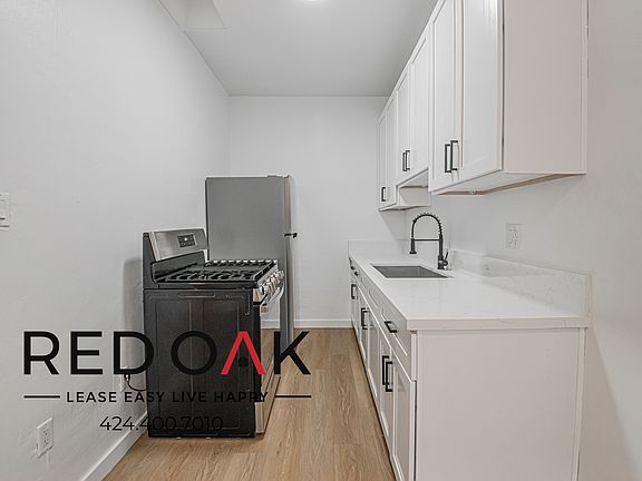 2nd image of 660 S Cochran Ave #104