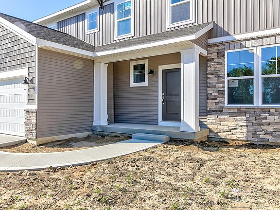 3rd image of 7466 Macview Dr #15