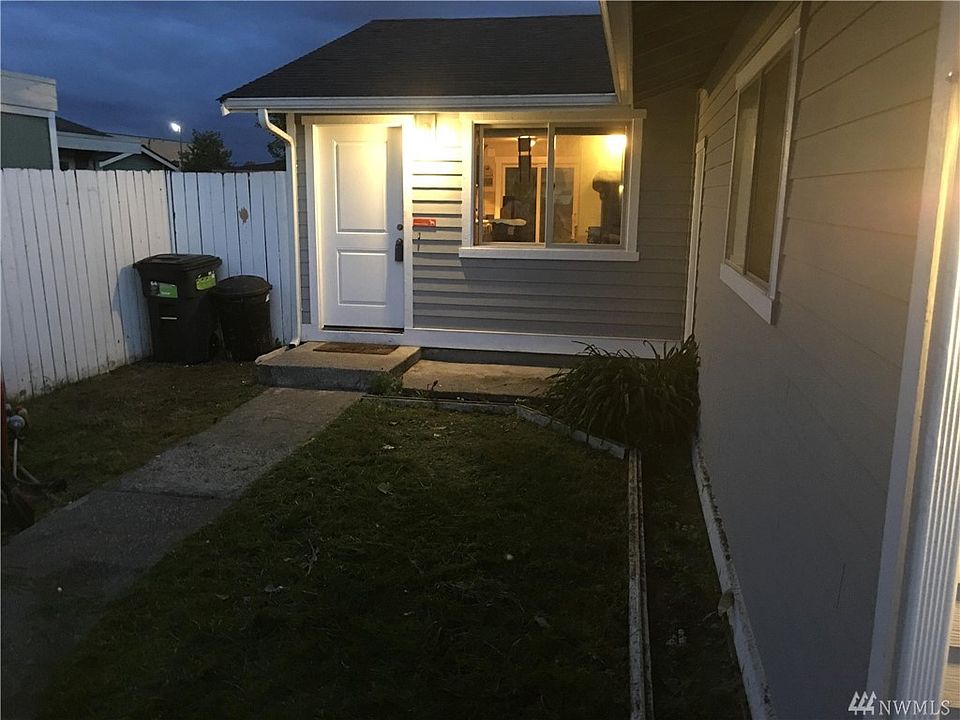1st image of 9020 12th St NE