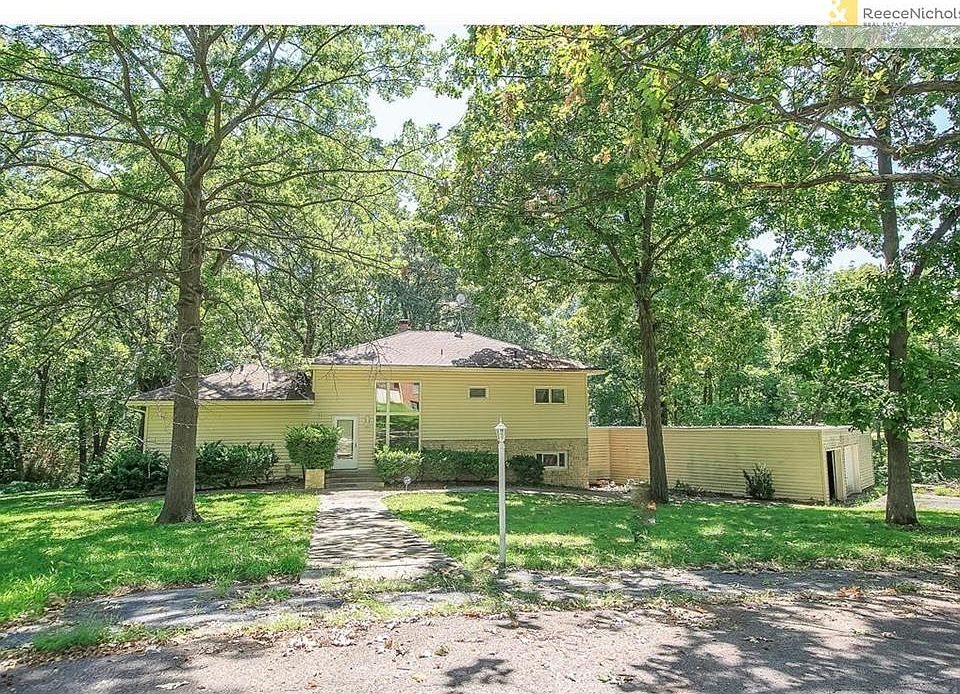 1st image of 901 NE McCarthy Ave