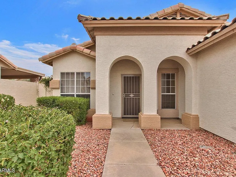 9209 E Pershing Ave — Photo 2