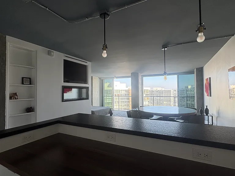 1730 Avenida Del Mundo #1601 — Photo 35