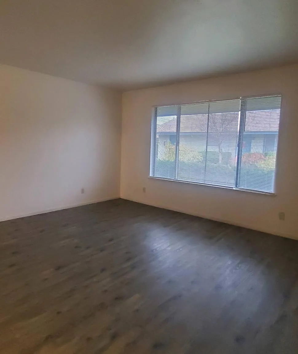 2 bed, 850 sqft, $1,295 — Photo 3