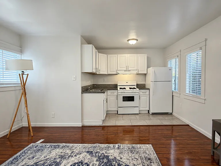 746 Daisy Ave #1 — Photo 1