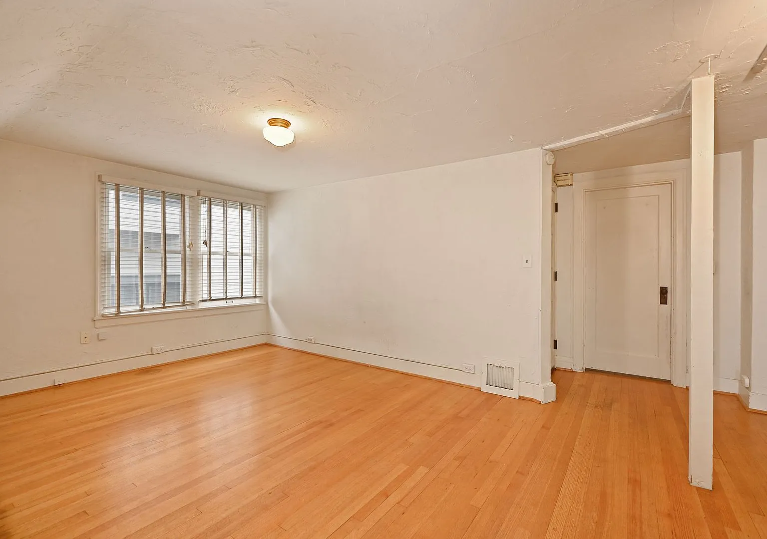1509 10th Ave W. — Photo 4