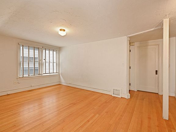 3rd image of 1509 10th Ave W #Up