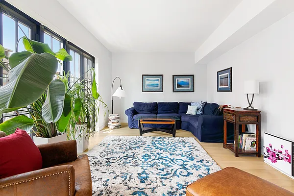 Sold by Christie's International Real Estate Group, LLC | media 29