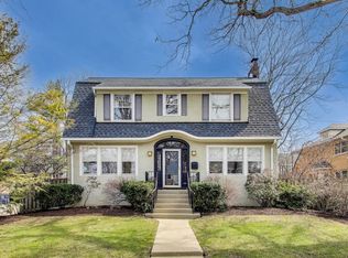 610 4th St, Wilmette, IL 60091