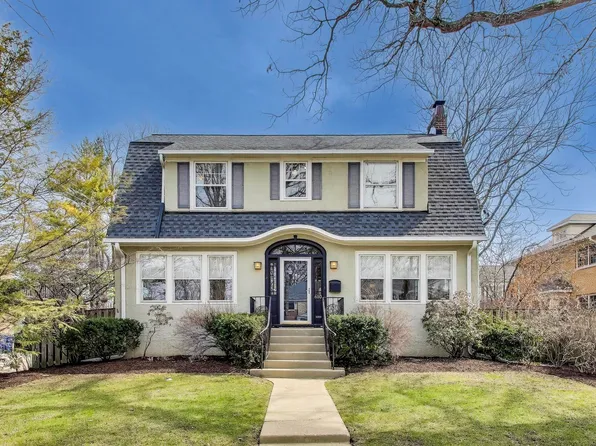 610 4th St, Wilmette, IL 60091