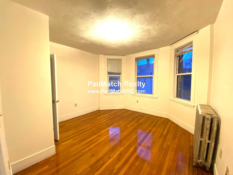 Living room/2nd bedroom