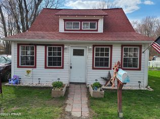 107 Ruthland Ave, Carbondale, PA 18407