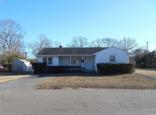 2 Staller Blvd, Hampton Bays, NY 11946