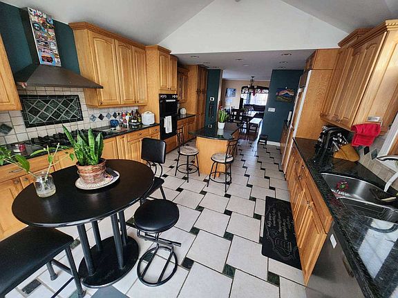 5th image of 3036 N 77th Ct
