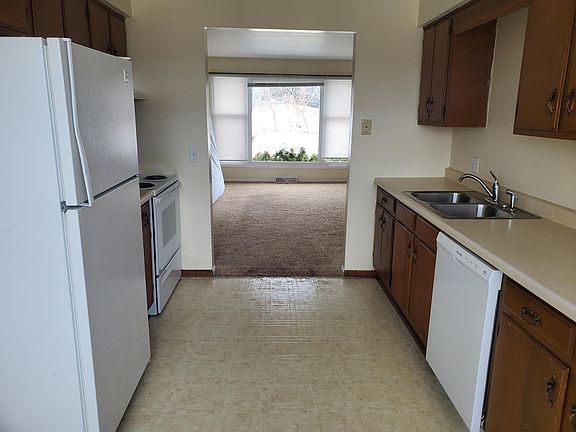 4th image of 6161 147th Ave