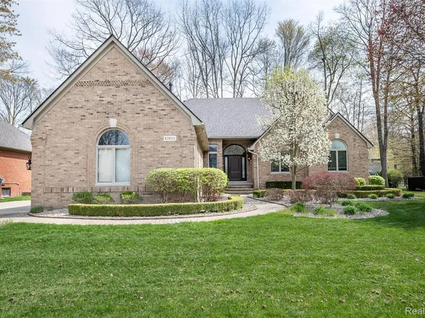 53588 Oak Grv, Shelby Township, MI 48315