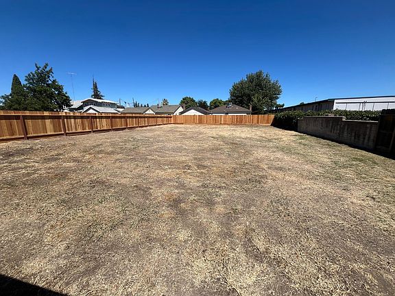 3rd image of 1520 Sunrise Ave