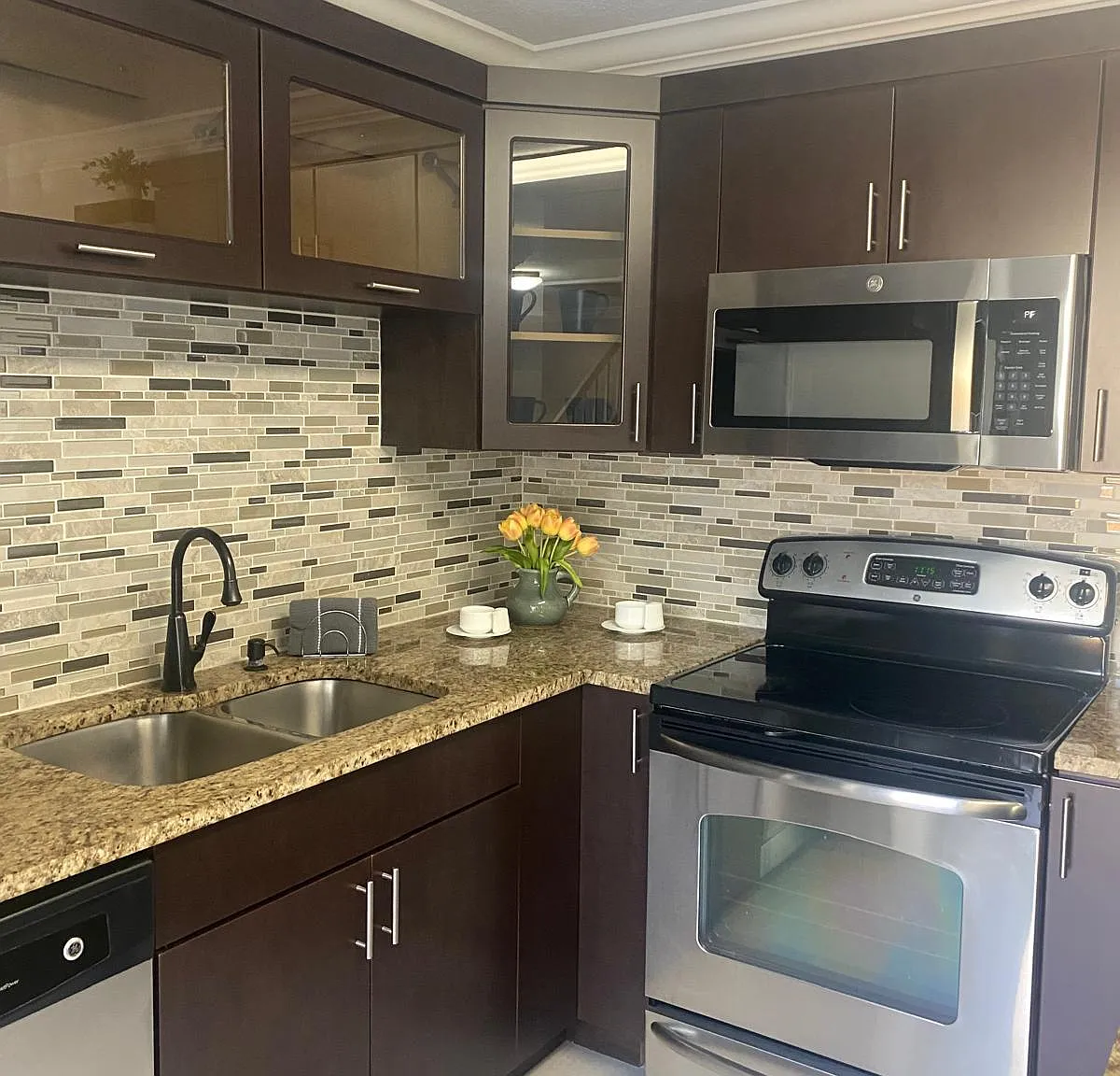 2 bed, 1.5 bath, 1264 sqft, $2,350 — Photo 1