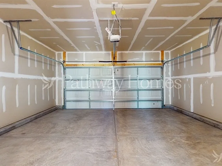 335 Kennerly Center Dr — Photo 14