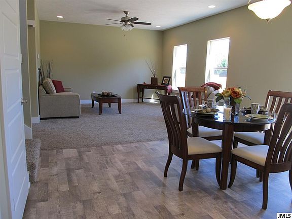 2nd image of 34 Thorncrest Dr