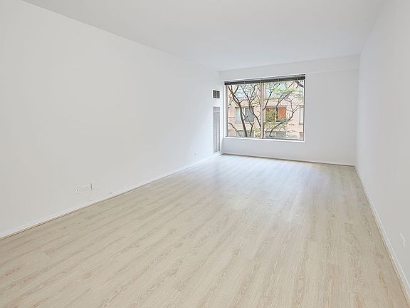 2nd image of 205 E 68th St #T3d