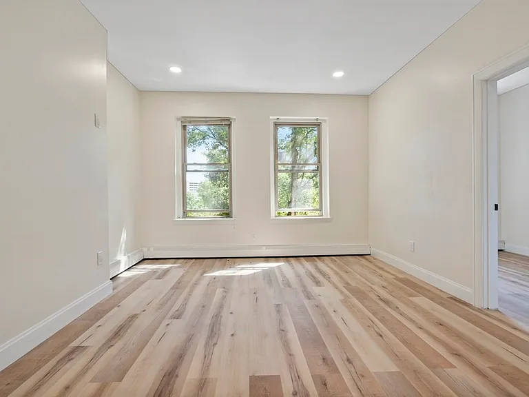 122 Union Park St #3 — Photo 5
