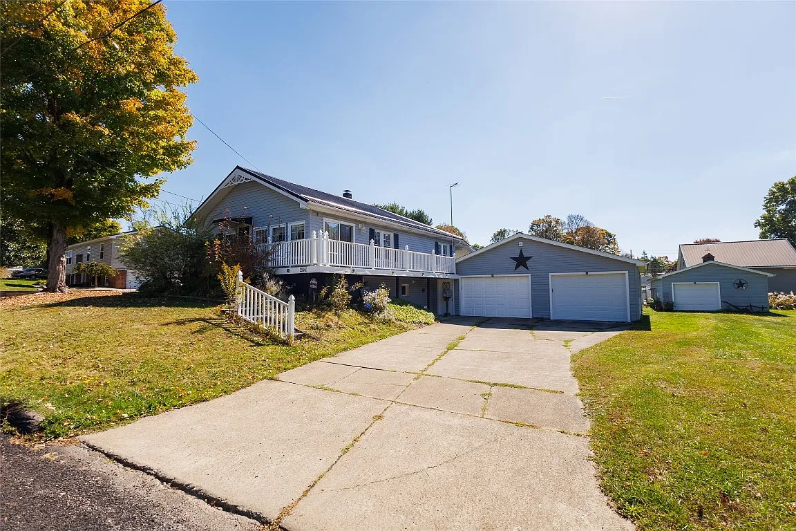 284 Mound St photo 1