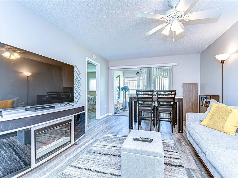 13870 Oakwood Ln — Photo 12