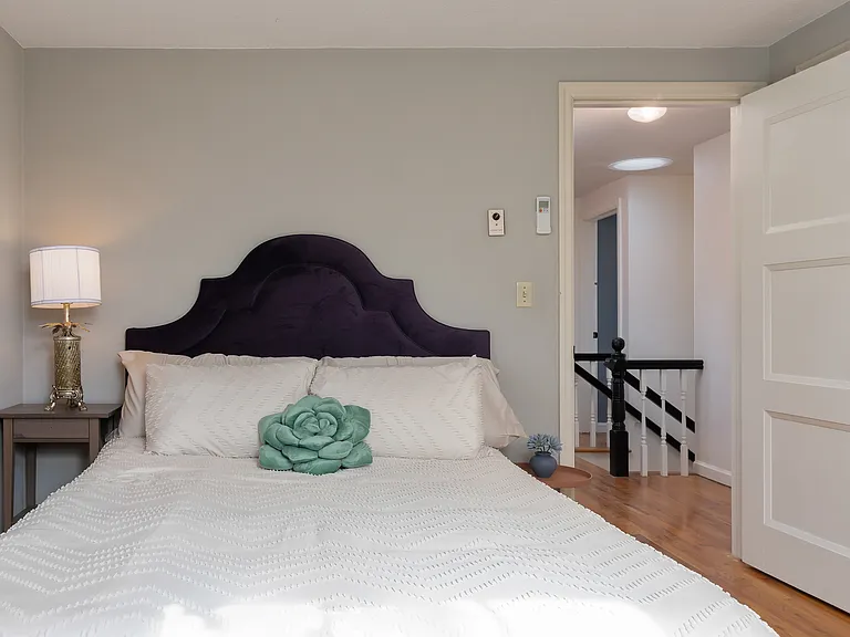 1565 Flintridge Ave — Photo 6