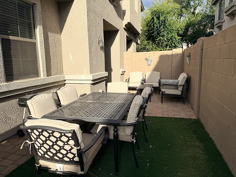 2948 E Darrow St — Photo 12