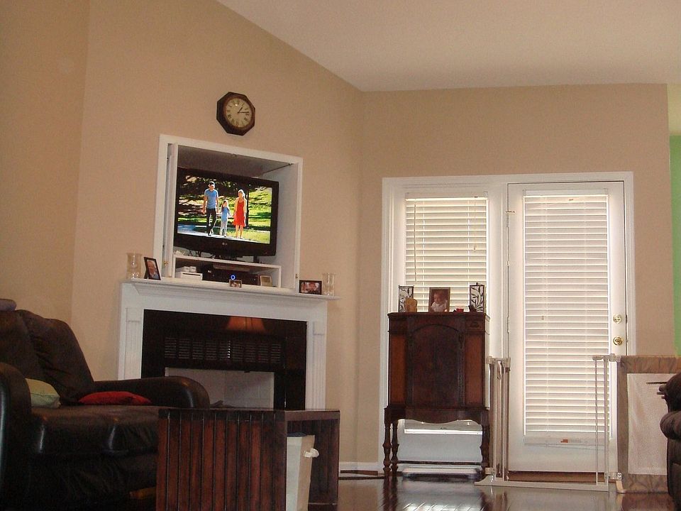 1st image of 108 Glen Crest Dr