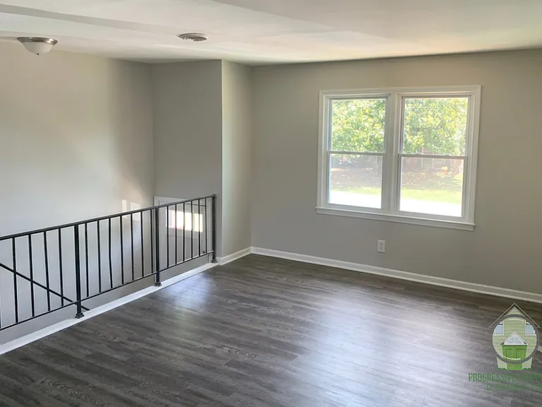 310 Devonwood Ct — Photo 4