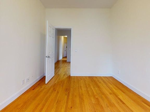 3rd image of 226 E 36th St #4A1