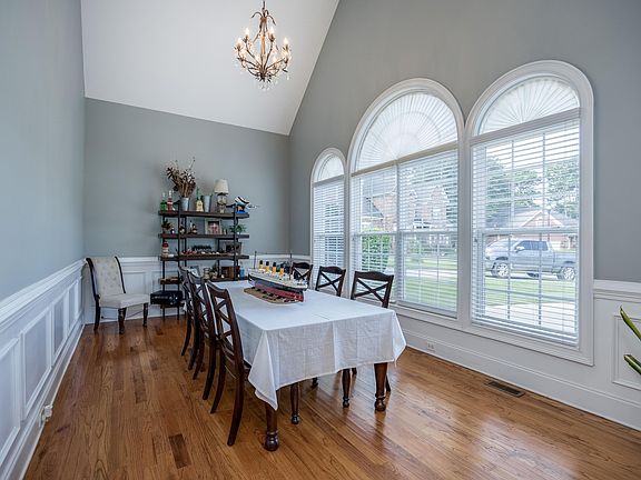 3rd image of 171 Swanhaven Dr