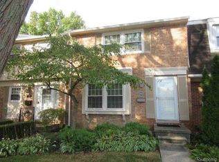 1835 Brentwood Dr, Troy, MI 48098
