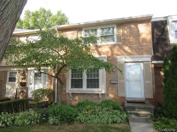 1835 Brentwood Dr, Troy, MI 48098