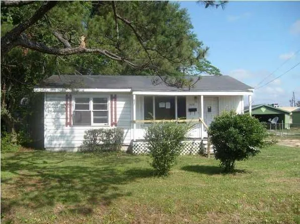 1616 Daniels Ave, Whistler, AL 36612