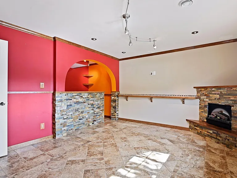 7601 Elm Grove Cir — Photo 16