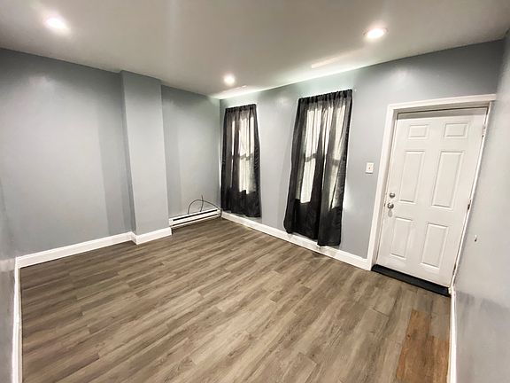 5th image of 2731 Hope St
