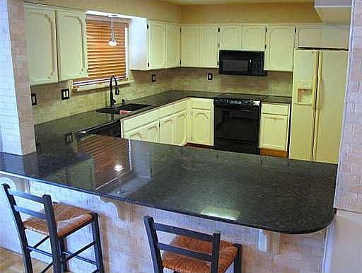 4th image of 6001 Cattail Ct