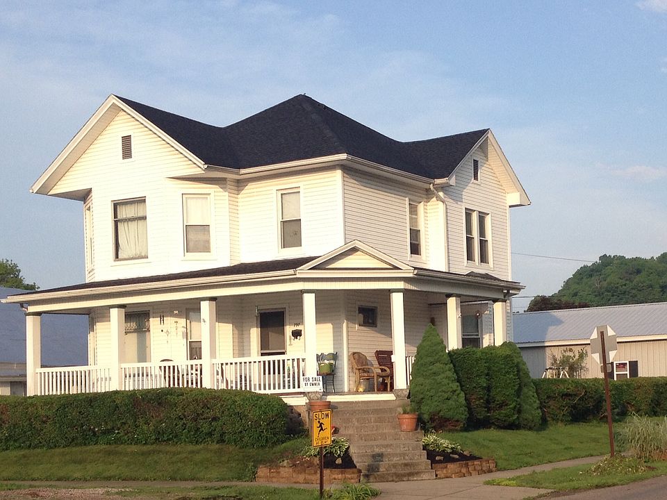 1st image of 797 Pearl St