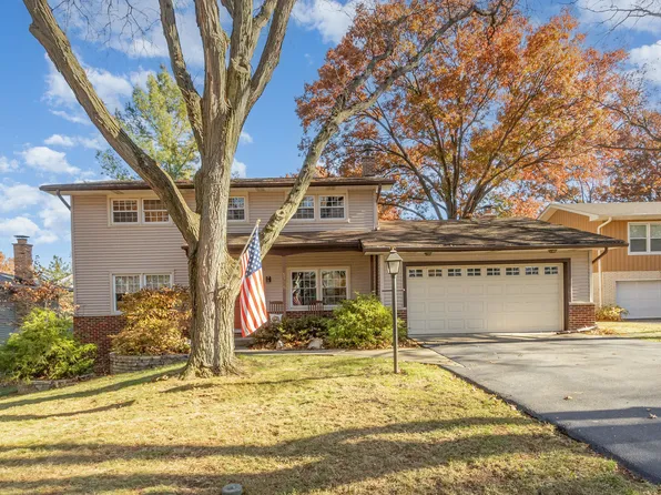 5735 Dearborn Pkwy, Downers Grove, IL 60516