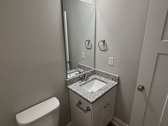 5th image of 575 S Glover St