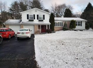 19 Circle Dr, Dallas, PA 18612