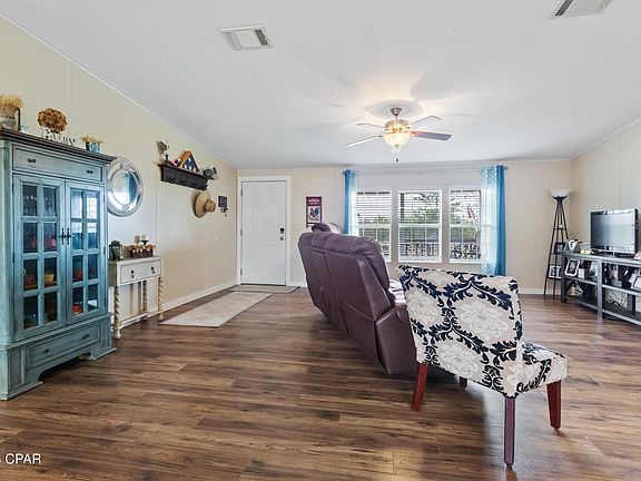 4th image of 869 Peacock Cir