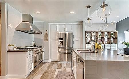 4th image of 22732 Brenford St