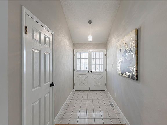 5th image of 1622 Countrybrook Ct