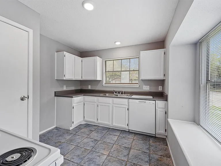 22101 Moss Falls Ln — Photo 9
