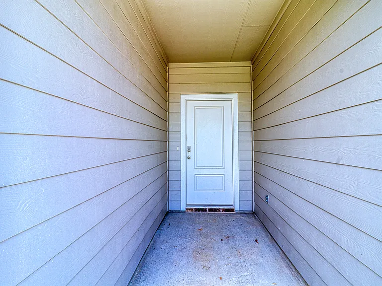 4247 Westbrook Park Ln — Photo 3