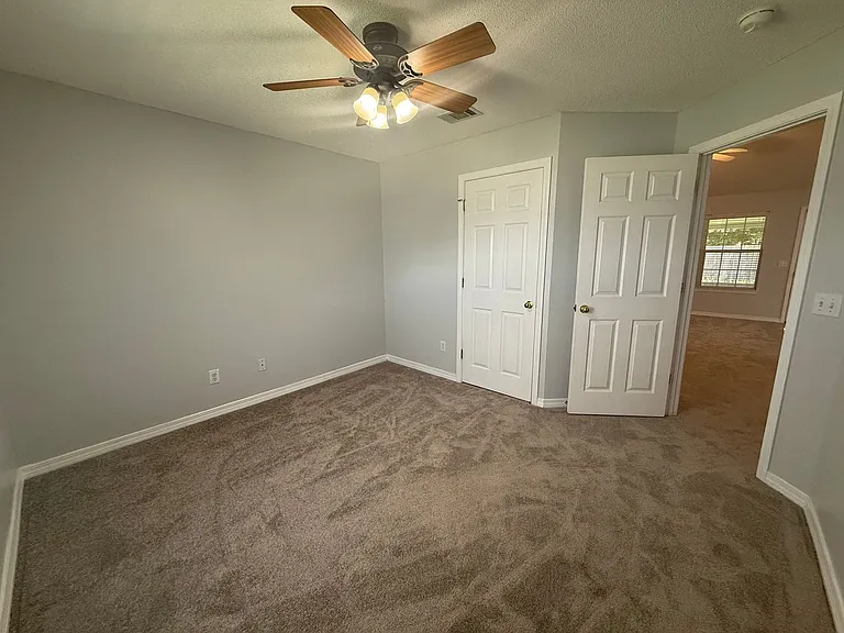 4902 Chads Cir — Photo 15